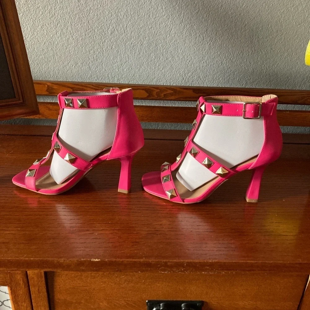 Torrid fuschia studded Sandal heels NWT Size 8WW